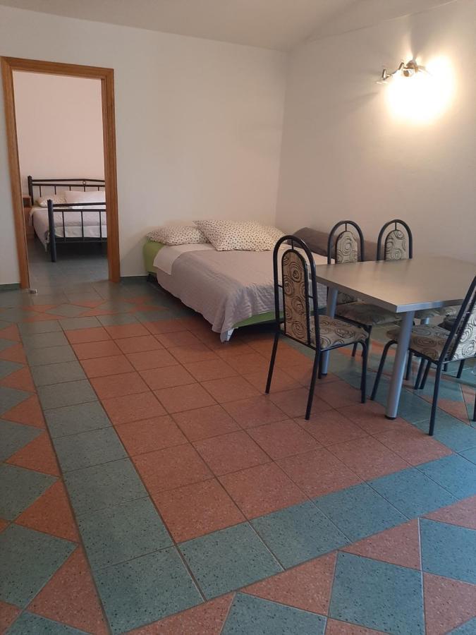 Apartments Marta สตารีกราด-ปาเคลนีซา ภายนอก รูปภาพ
